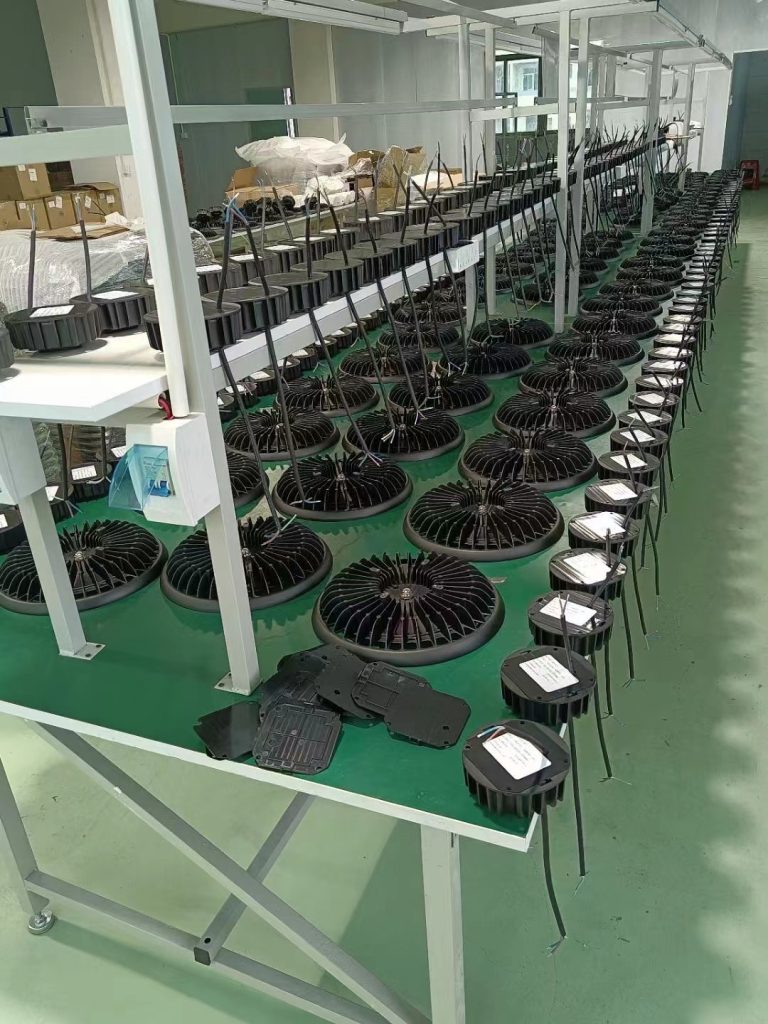 Methods of how to choose  suitable LED high bay lights in production area插图1