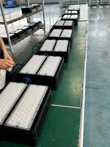 How to choose the best LED floodlight company插图